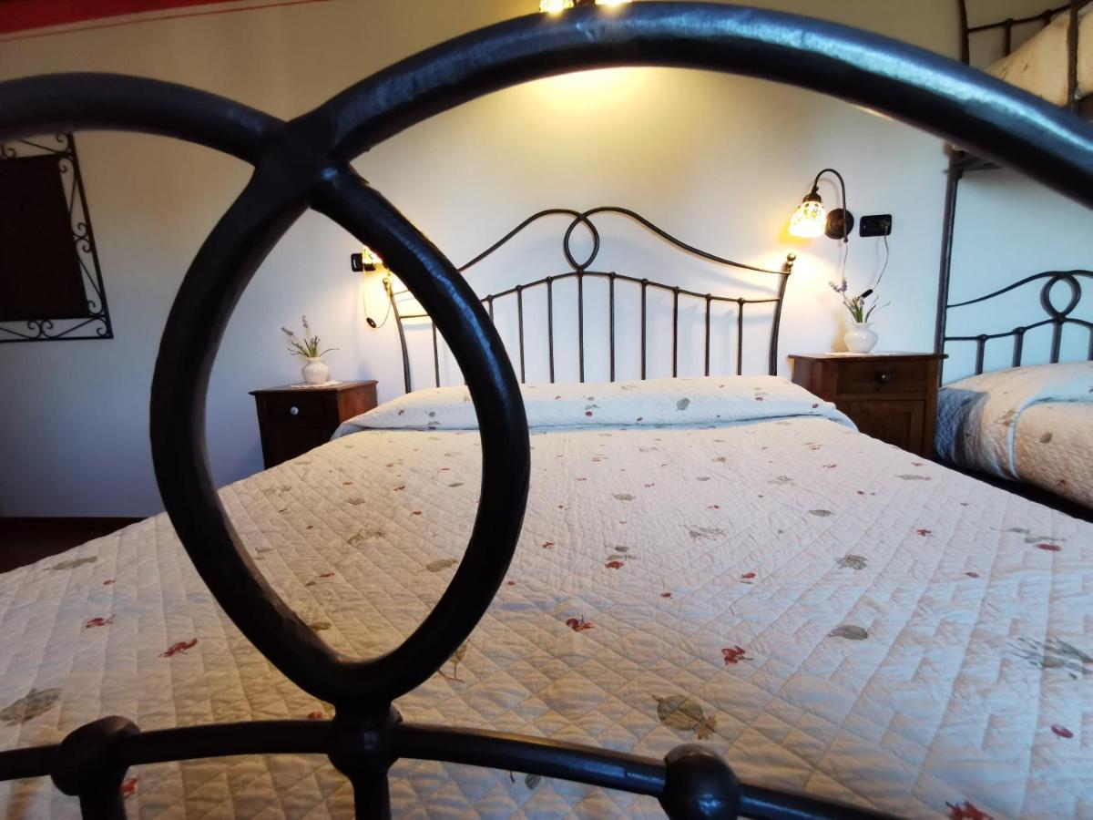 Casale Dei Gelsi Bed and Breakfast Castiglione In Teverina Exteriör bild