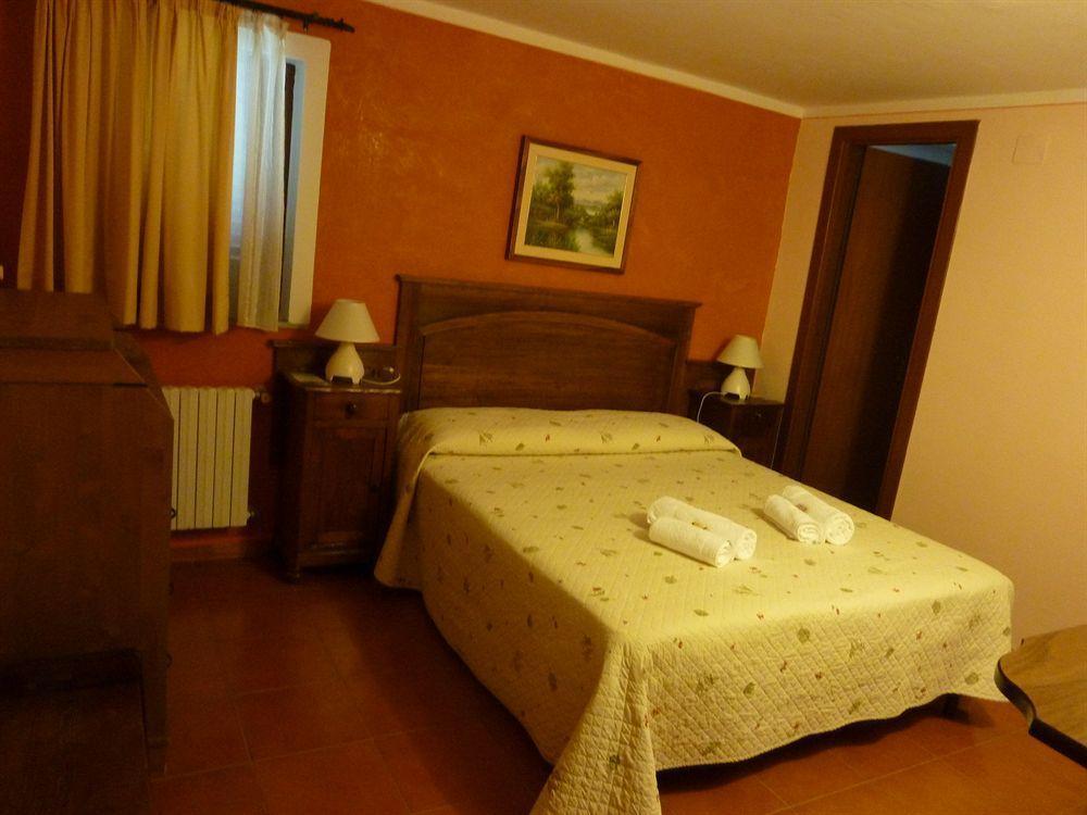 Casale Dei Gelsi Bed and Breakfast Castiglione In Teverina Exteriör bild